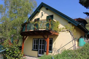 Гостиница Winzerhaus mit Fernblick  Кремс-На-Дунае